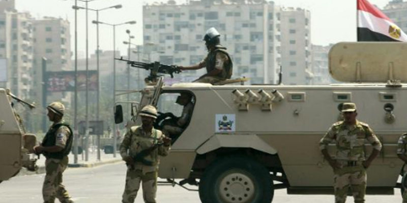مصر تفرض حظر تجول في مناطق بشمال سيناء
